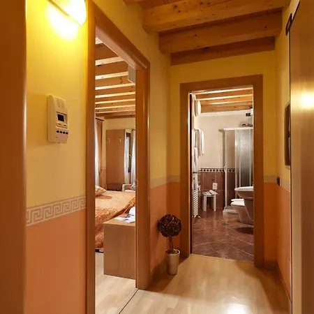 Hotel & Roma 2*