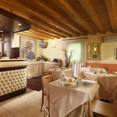 & Roma Hotel