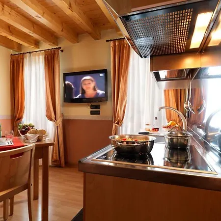 Hotel & Roma