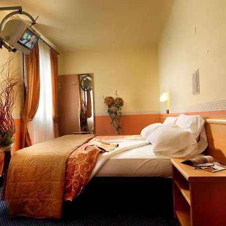Hotel & Roma