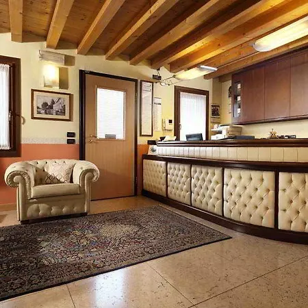 & Roma Hotel